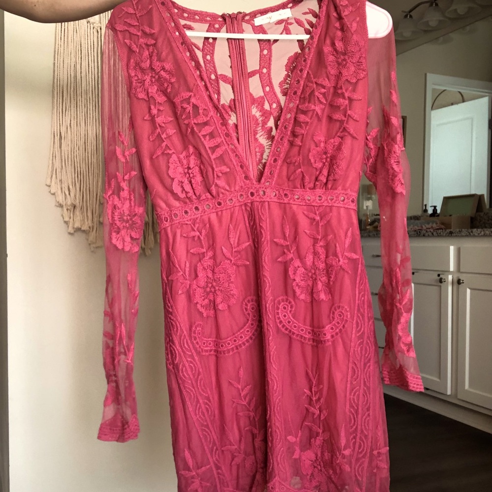 Honey Punch lace dress purple/pink